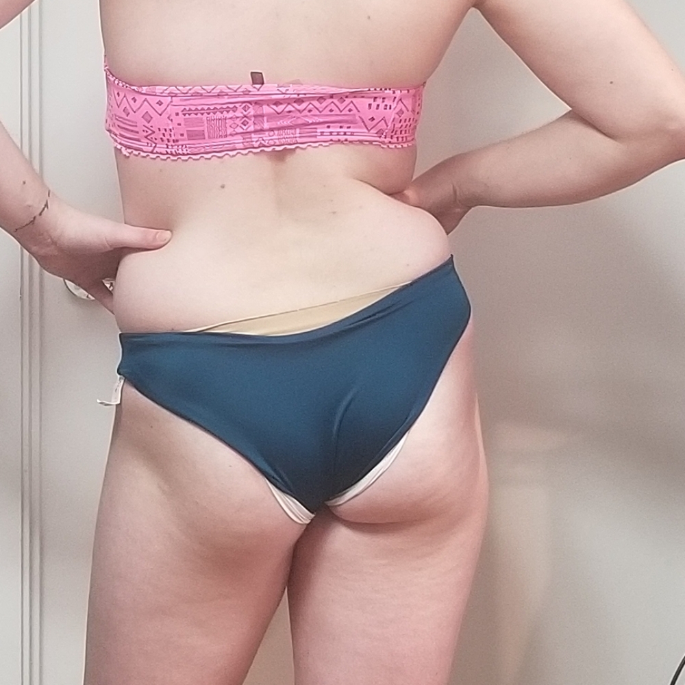 🆕️3/$22 VS PINK Cheeky bikini Bottoms S - Picture 2 of 8